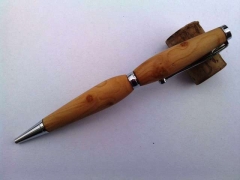 Boligrafo en madera de almendro