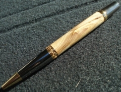 Boligrafo en madera de peral