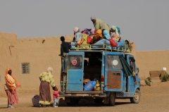 Transporte publico en el desierto marruecos
