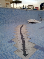 Reparacion fisuras piscina comunitaria-3
