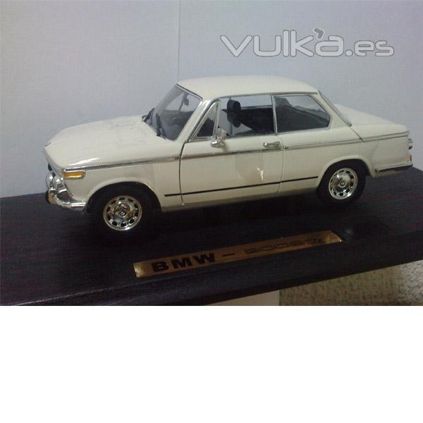 Coche colección BMW TII 2002 blanco Anson 1:18