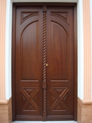Puerta exterior modelo salomonica