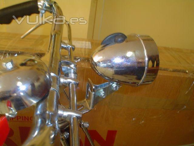 Detalle faro cromado Bicicleta Arpan en Cicloclasic