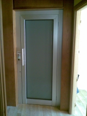 Nueva gama de elevadores hidraulicos domuslift detalle puerta panoramica
