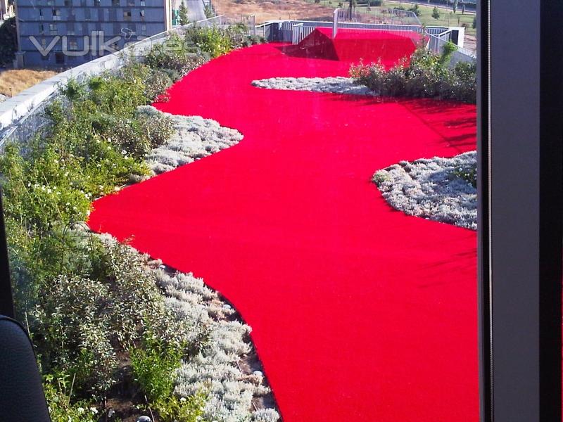 Edificio Forun centro de negocios intalado por www.decoraenverde.es