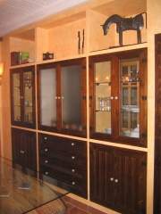 Mueble de pladur,  acabado con carpinteria rustica y pintada en antiguas tierras florentinas