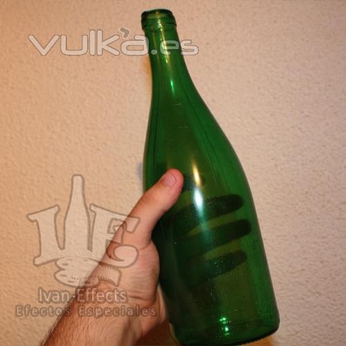 Botella de vino falsa