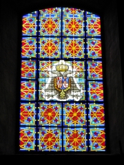 Iglesia de sta maria de palacio vidriera sur iii con escudo imperial