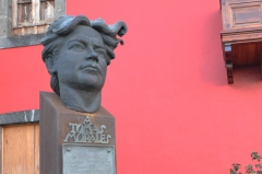 Busto de tomas morales