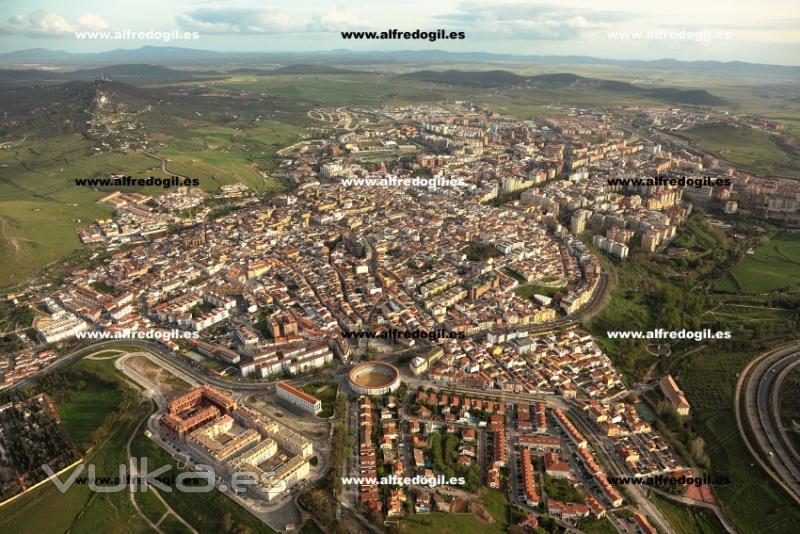 Fotografía aérea de Cáceres desde el norte.