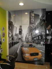 Una bonita calle de nueva york en zaragoza mural realizado con vinilo impreso y laminado satinado