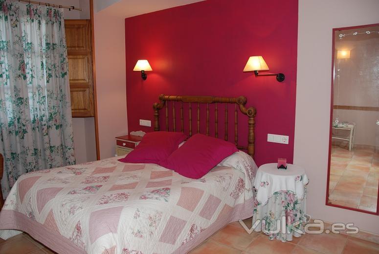 Casa El Rincón. Yátova (Valencia). Habitación rosa.