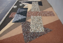 Mosaico con mezcla de triturado de marmol de colres y canto rodado en varios colores y tamanos