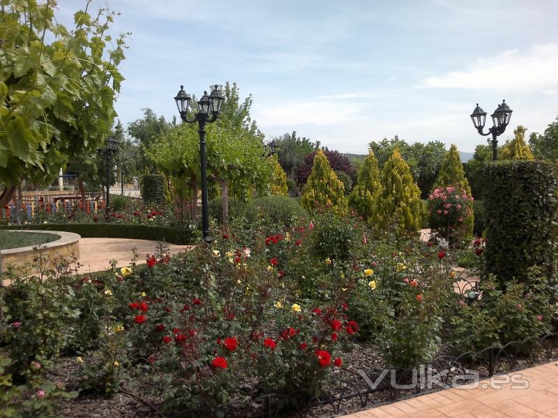 Jardín en primavera. Tijola, Almería