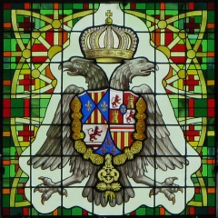Iglesia de sta maria de palacio vidriera oeste i con escudo imperial