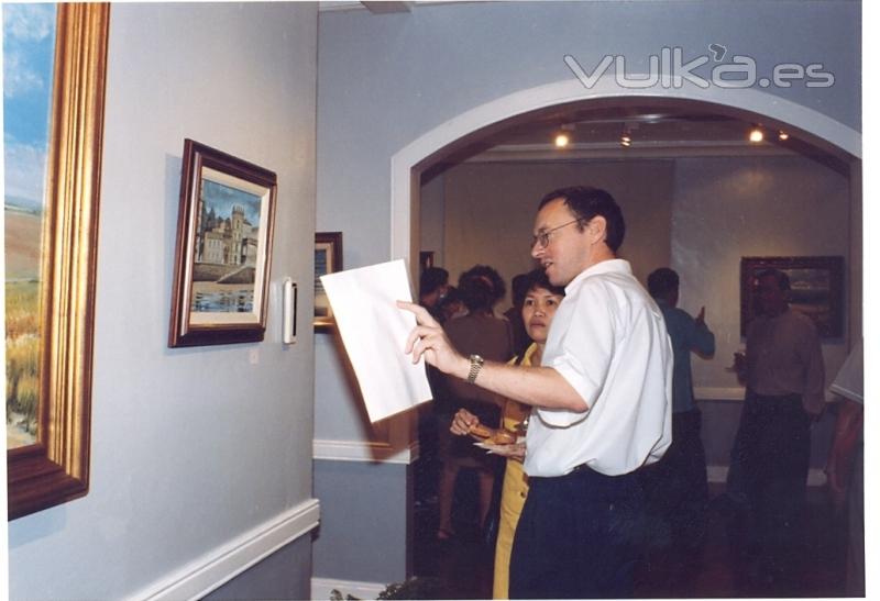 Santiago en mi exposición en Manila 1998