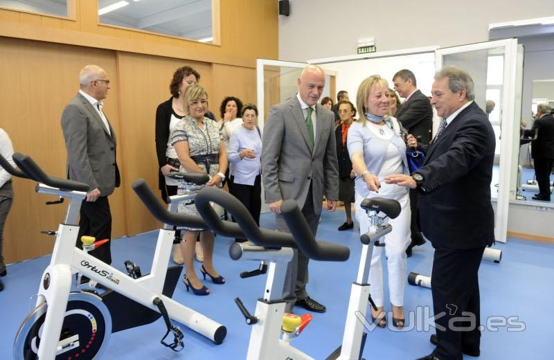 Rus, Enguix y Flores inauguran el nuevo ayuntamiento y el gimnasio de Beniarjó 