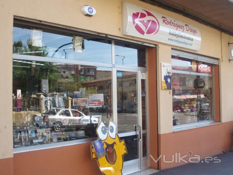 Vista calle tienda fisica de Rodriguez diego HobbyElectronica en Zamora