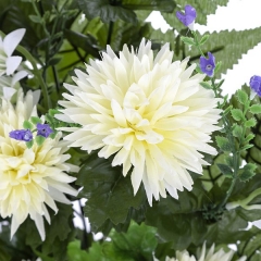 Ramo artificial de flores crisantemos minis crema en lallimonacom (detalle 1)