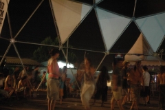 Domo estructuras ,en el rototom la carpa domo  se uso de pista de baile ´Dub staion