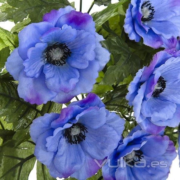 Todos los Santos. Ramo artificial de flores anemonas azules en lallimona.com (detalle 2)