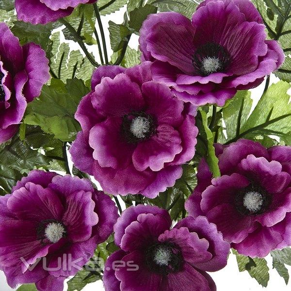 Todos los Santos. Ramo artificial de flores anemonas violetas en lallimona.com (detalle 1)