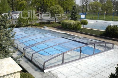 Cubierta para piscina de exterior