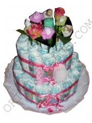 Deliciosa tarta confeccionada con panales, productos de bebe y calcetines en forma de flor 26eur