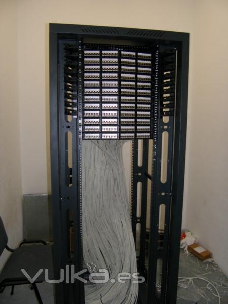 Rack de planta para ~300 puntos Cat.6A