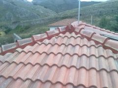 Vista de cubierta con teja de hormigon