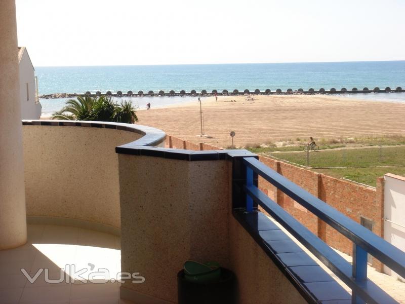 Cunit 1º linea, 2 hab, 2 baños, parking, piscina, ascensor. 185.000- eur