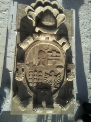 Escudo heraldico tallado a mano en piedra natural