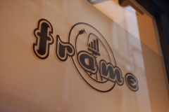 Logo frame girona, estudi de disseny