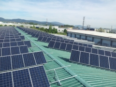Instalacion solar sobre tejado de 2 aguas
