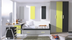 Dormitorio juvenil con armario de tres puertas multicolor