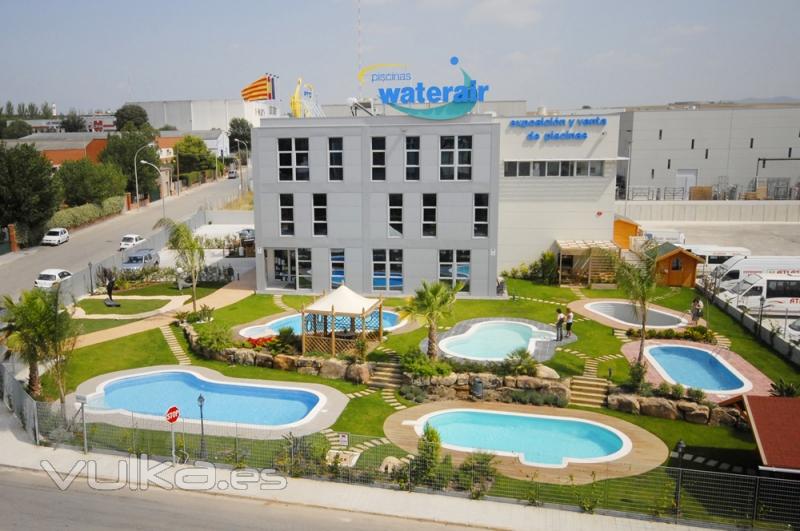 Exposición de Piscinas Waterair en Sta. Perpetua (calle Anoia, 12-Polígono Ind. Can Bernades Sobirá)