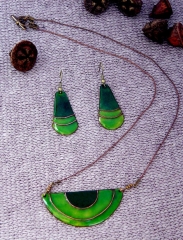 Karnali, conjunto de collar y pendientes en tonos verdes