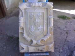 Escudo heraldico tallado a mano en piedra natural