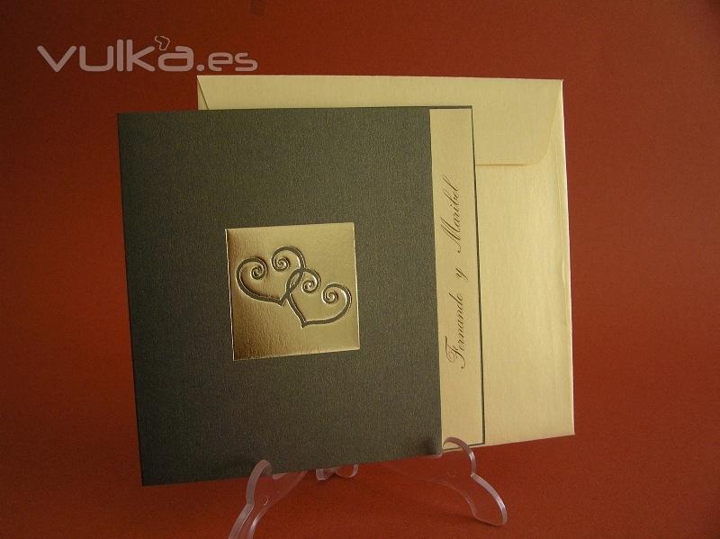 Ref. 5470 - Invitación de Boda de Linea Vanguardista realizada con cartulinas metalizadas.