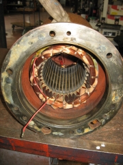 Vista del bobinado de un motor bomba de aguas residuales