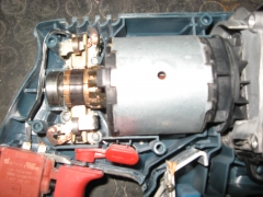 Vista del motor de una maquina de taladrar estator e inducido