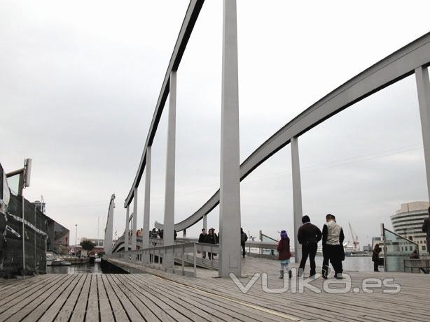 PUENTE MAREMAGNUM BARCELONA