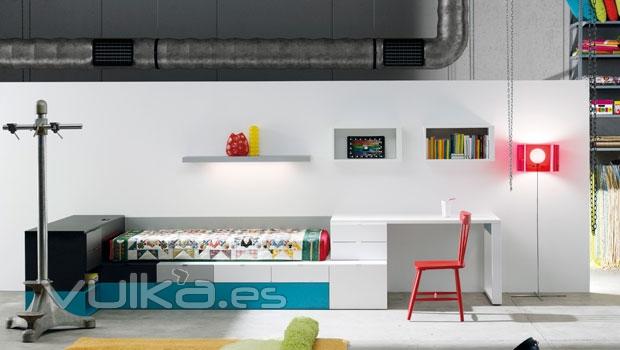 Composicion de mueble juvenil con un nido construido con módulos Kubox 