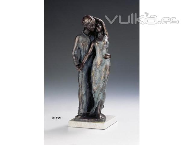 Figura Pareja, con acabos en bronce. LLuís Jordà.