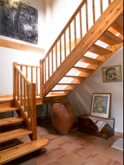 Escalera de madera rustica