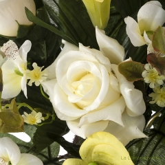 Todos los santos ramo artificial flores anthuriums amarillos con rosas blancas 60 1 - la llimona ho