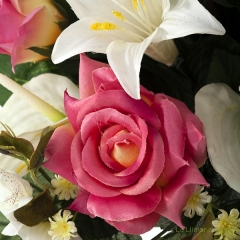 Todos los santos ramo artificial flores anthuriums blancos con rosas 60 1 - la llimona home
