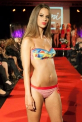 Bikini dolores cortes 2014 en pasarela desfile con gmodels zaragoza wwwlenceriaemicom