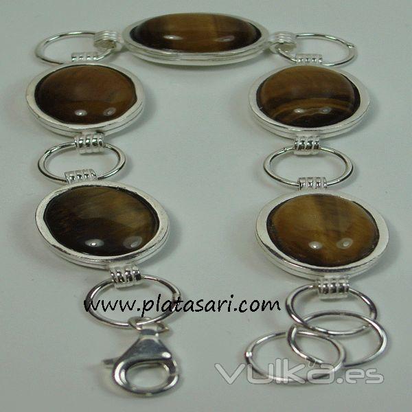 Pulsera de plata y ojo de tigre.