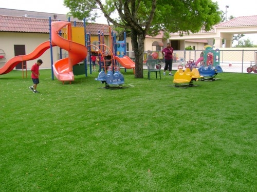 cesped artificial parques infantiles